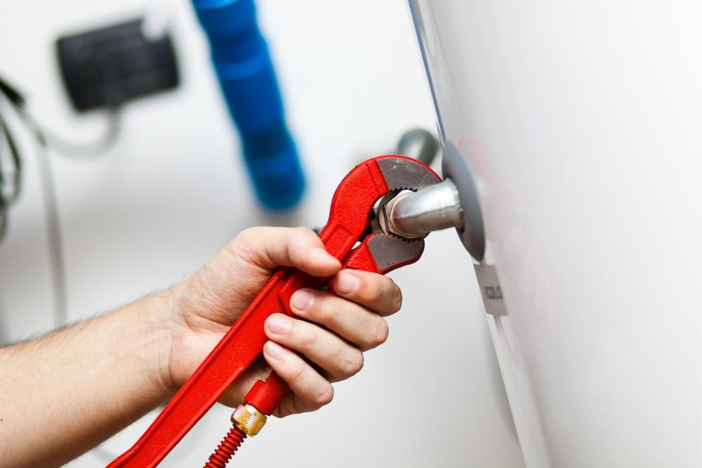 Dealing with Leaking Hot Water Heater Issues Effectively » Hot Water Heater
