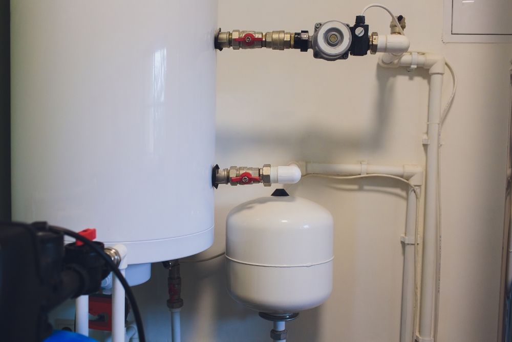 Maintenance of a hot water system